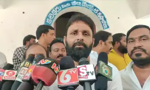 నిజం గెలిస్తే చంద్రబాబు జీవితాంతం జైల్లోనే: భువనేశ్వరి యాత్రపై కొడాలి నాని సెటైర్లు