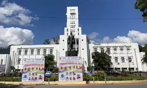 ఎస్వీయూలో కొనసాగుతున్న మూడు రోడ్ల రగడ.. విద్యార్థి సంఘాల ర్యాలీ