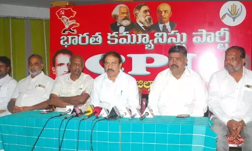 నిర్వాసితులను నీటిలో ముంచిన జగన్.. సీపీఐ రాష్ట్ర కార్యదర్శి రామకృష్ణ ఫైర్
