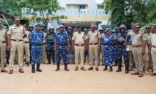 ఎమ్మిగనూరులో రాపిడ్ యాక్షన్ ఫోర్స్ మెగా కవాతు