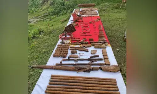 భారీ ఎత్తున  మావోయిస్టుల డంపు స్వాధీనం