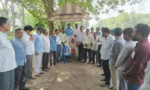 గద్దర్⁬కు ఘనంగా నివాళి