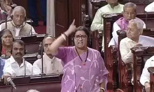 రాహుల్ గాంధీ పై నిప్పులు చెరిగిన కేంద్ర స్మృతి ఇరానీ
