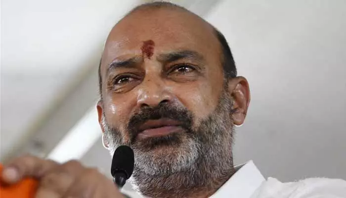 లోక్ సభలో బండి సంజయ్ సంచలన వ్యాఖ్యలు.. రాజీనామాకు సిద్ధమని సవాల్ లోక్ సభలో బండి సంజయ్ సంచలన వ్యాఖ్యలు.. రాజీనామాకు సిద్ధమని సవాల్