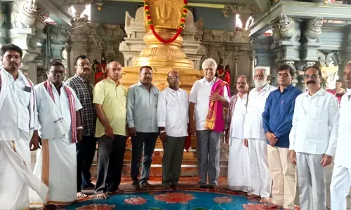 Vundavalli Aruna Kumar : రామయ్య సేవలో ఉండవల్లి