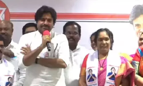 జనసేనలో జోష్: పవన్ సమక్షంలో పార్టీలో చేరిన మాజీమంత్రి