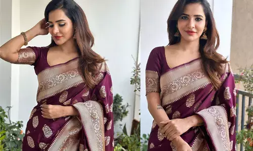 Ashu Reddy : నీ 363 రూపాయల చీర బాగుంది..అష్షురెడ్డిని ఆడేసుకున్న నెటిజెన్స్