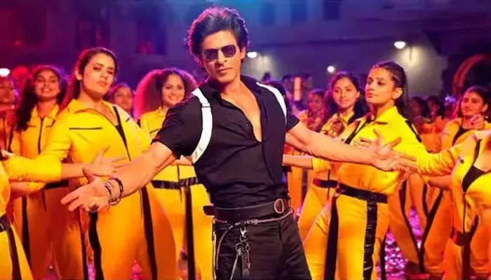 Shah Rukh Khan : సౌత్ స్వాగ్ నేర్చుకునేందుకు ప్రాణం పెట్టిన షారుఖ్(వీడియో) Shah Rukh Khan : సౌత్ స్వాగ్ నేర్చుకునేందుకు ప్రాణం పెట్టిన షారుఖ్(వీడియో)