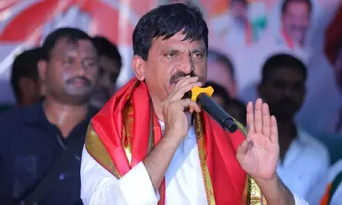 యువతకు ఉద్యోగాలు ఇవ్వని ద్రోహి CM KCR: మాజీ MP Pongulati Srinivas Reddy ఫైర్