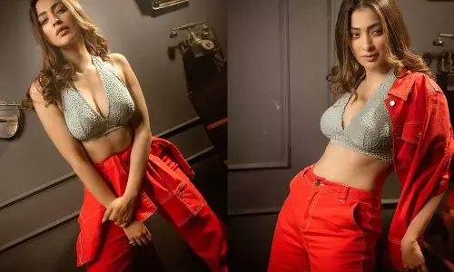 Raai laxmi: టాప్‌ అందాలతో హాట్ బ్యూటీ రాయ్ లక్ష్మీ