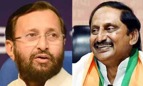 ప్రకాశ్ జవదేకర్‌తో కిరణ్ కుమార్ రెడ్డి భేటీ