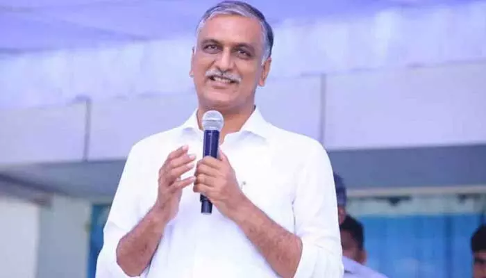 ఎవరెన్ని ట్రిక్స్ చేసినా KCR హ్యాట్రిక్ కొట్టడం ఖాయం: మంత్రి హరీష్ రావు ఎవరెన్ని ట్రిక్స్ చేసినా KCR హ్యాట్రిక్ కొట్టడం ఖాయం: మంత్రి హరీష్ రావు