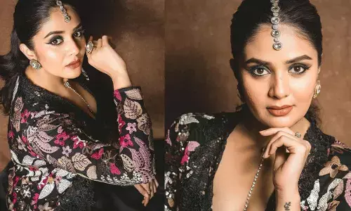 Sreemukhi : మెడలో ఉండాల్సిన చైన్ ఏకంగా అక్కడ పెట్టి షాకిచ్చిన శ్రీముఖి