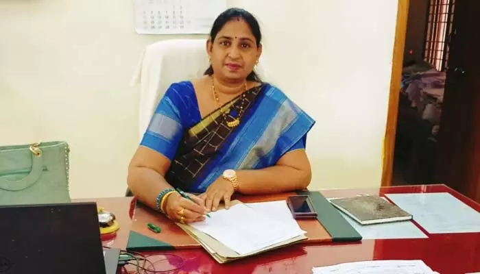 Tahsildar : గరిడేపల్లి తహసీల్దారుగా బండ కవిత బాధ్యతలు స్వీకరణ Tahsildar : గరిడేపల్లి తహసీల్దారుగా బండ కవిత బాధ్యతలు స్వీకరణ