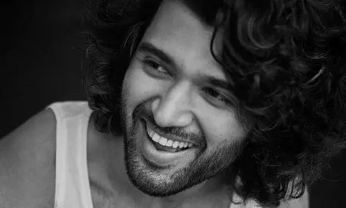 బాలీవుడ్ ప్రొడక్షన్ హౌస్‌తో చేతులు కలిపిన విజయ్ దేవరకొండ