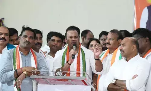 Komatireddy Venkat Reddy : బిడ్డ.. అనిల్ కబర్ధార్..!