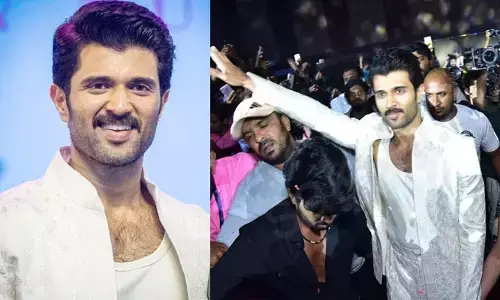 ఖుషి మ్యూజిక్‌ ఈవెంట్‌లో విజయ్ ధరించిన డ్రెస్ ఖరీదెంతో తెలుసా?