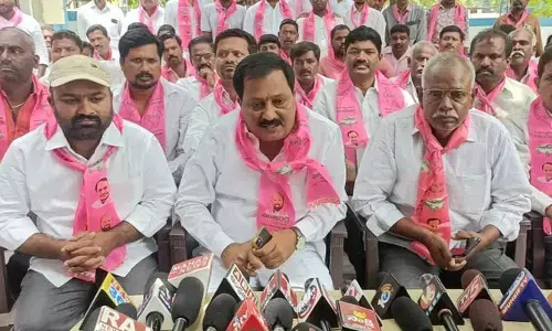 ముత్తిరెడ్డే మా నాయకుడు.. ఆయనకు టికెట్ ఇస్తేనే అభివృద్ధి: బాల్దే సిద్ధి లింగం