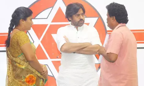 అన్యాయం జరిగితే పోరాడాలి...లేదంటే తిరగబడాలి : Pawan Kalyan..