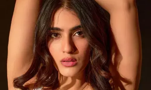 Kavya Thapar Latest Photos