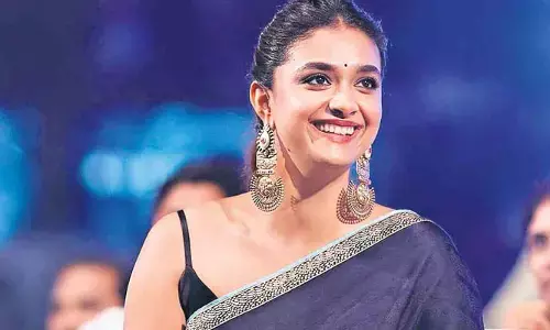 అందానికే అసూయ పుట్టిస్తున్న మహానటి న్యూ లుక్.. ఫ్యాన్స్ ఫిదా