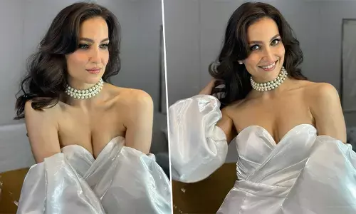 అర్ధ నగ్నంగా దర్శనమిచ్చిన Elli AvrRam