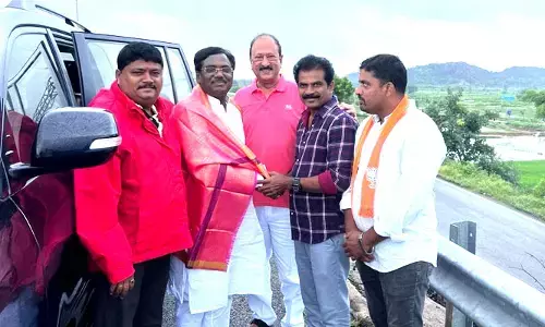 వివేక్ వెంకట్ స్వామికి ఘన స్వాగతం