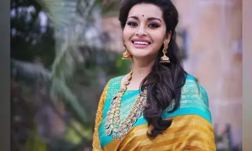 ‘Bahubali’ మూవీ టీమ్‌ను పొగడ్తలతో ముంచెత్తిన Renu Desai ..!