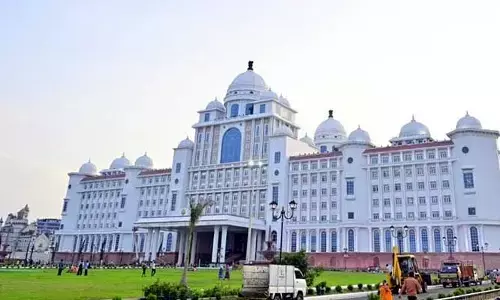 Telangana Secretariat : సెక్రటేరియేట్ ముట్టడికి దివ్యాంగుల యత్నం.. ఉద్రిక్తత
