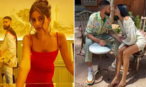 బాత్రూమ్‌లోనే ఆ పని చేసిన స్టార్ కపుల్.. లవర్‌కు జిప్ వేసిన ప్రియుడు