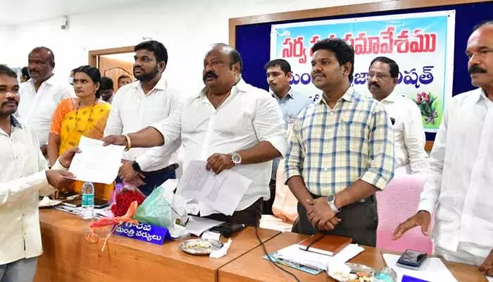 స్వరాష్ట్రంలో మారిన పల్లెల రూపురేఖలు : మంత్రి గంగుల కమలాకర్ స్వరాష్ట్రంలో మారిన పల్లెల రూపురేఖలు : మంత్రి గంగుల కమలాకర్