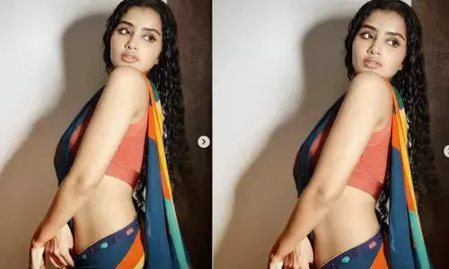బొడ్డు కింద చీరకట్టి రెచ్చగొడుతున్న అనుపమ.. టిల్లుగాడి ఎఫెక్ట్ అంటున్న కుర్రాళ్లు