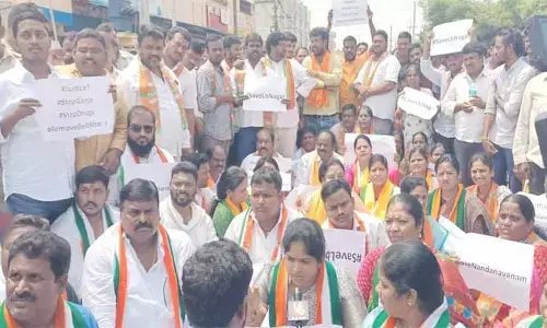 మైనర్ బాలిక కు న్యాయం చేయాలి