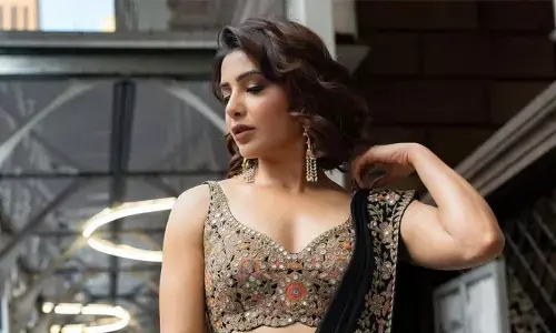 Samantha: న్యూయార్క్ వీధుల్లో బ్లాక్ కలర్ చీరకట్టుతో సందడి చేస్తోన్న సమంత.. పిక్స్ వైరల్