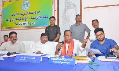 జడ్పీ సమావేశానికి అధికారులు డుమ్మా..