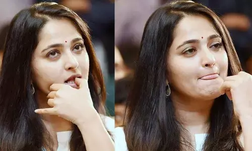 ఆ పనికి అడక్ట్ అయిన అనుష్క.. పిక్ వైరల్