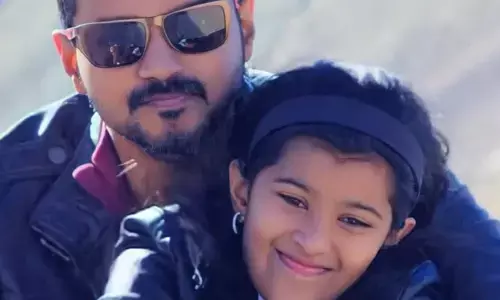 కూతురి డ్యాన్స్‌ను రెప్పవాల్చకుండా చూసిన Vijay.. రేర్ వీడియో వైరల్