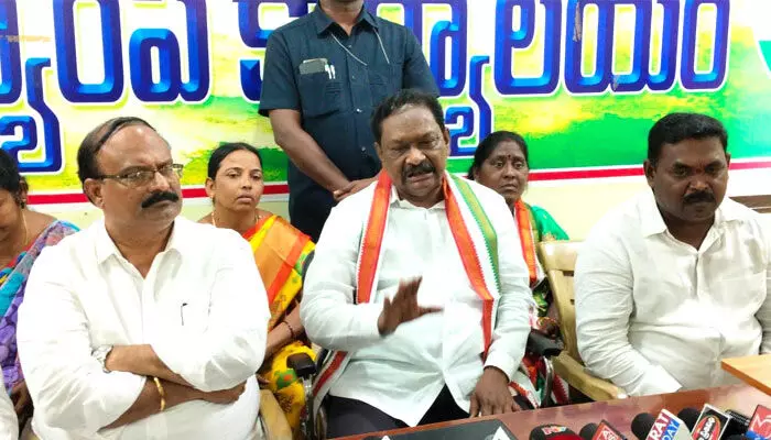రేగా.. ఒళ్లు దగ్గర పెట్టుకో : ఎమ్మెల్యే వీరయ్య ధ్వజం రేగా.. ఒళ్లు దగ్గర పెట్టుకో : ఎమ్మెల్యే వీరయ్య ధ్వజం