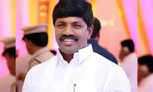 కేసీఆర్ నన్ను మనిషిగానే చూడలేదు:  Vemula Veeresham