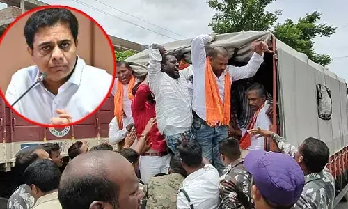సిరిసిల్లలో కేటీఆర్‌కు షాక్! క్యాంప్ ఆఫీస్ ఎదుట హై టెన్షన్