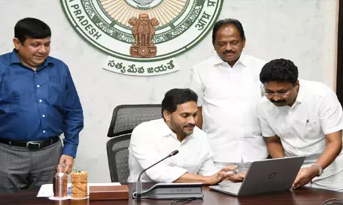 అధికారమంటే అజమాయిషి కాదు ప్రజల పట్ల మమకారం చూడటం