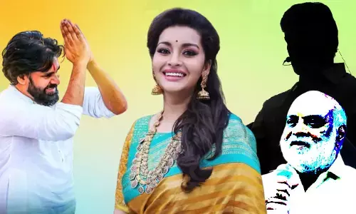 రేణు దేశాయ్ యూటర్న్ వెనక బడా డైరెక్టర్, జాతీయ నేత..?