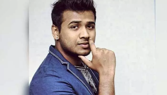 పాలిటిక్స్లోకి రాహుల్ సిప్లిగంజ్..? పోటీ చేసే స్థానం ఇదే! పాలిటిక్స్లోకి రాహుల్ సిప్లిగంజ్..? పోటీ చేసే స్థానం ఇదే!