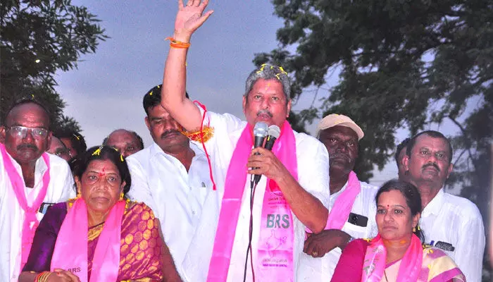 భేషజాలు మరిచిపోదాం...... అందరం ఐక్యంగా పని చేద్దాం భేషజాలు మరిచిపోదాం...... అందరం ఐక్యంగా పని చేద్దాం