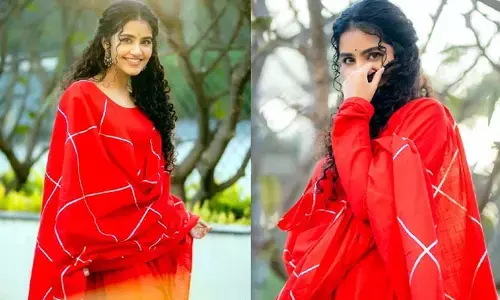 Anupama Parameswaran : రెడ్ డ్రెస్‌లో అనుపమ క్యూట్ స్టిల్స్..