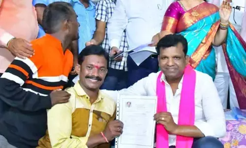 నోటితోనే కాదు.. ఓటుతో కూడా ఆశీర్వదించండి : ఎమ్మెల్యే డాక్టర్ గాదరి కిషోర్