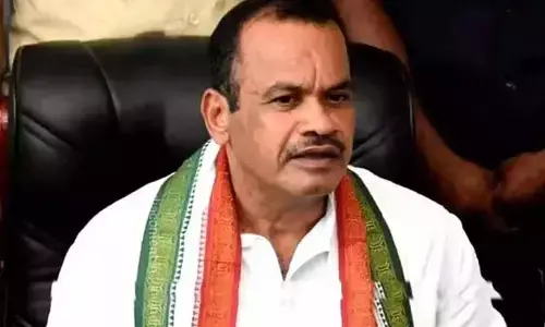 Komatireddy Venkat Reddy  : కాంగ్రెస్ ఎంపీ కోమటిరెడ్డి పై జిల్లా నేతల గుర్రు