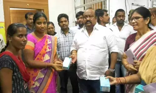 ప్రభుత్వ పథకాలను దివ్యాంగులు సద్వినియోగం చేసుకోవాలి : మంత్రి గంగుల కమలాకర్
