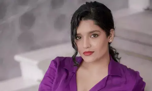Ritika Singh Latest Photos: హాట్ అందాలతో మతి పోగొడుతున్న రితికా సింగ్
