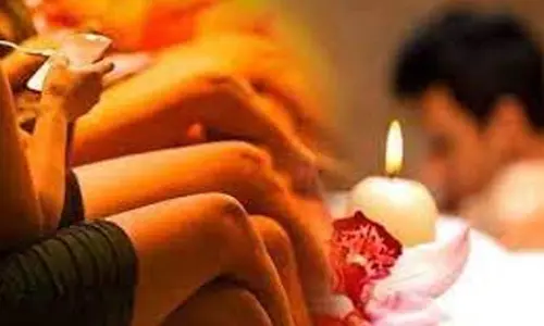 మసాజ్ సెంటర్ ముసుగులో వ్యభిచారం